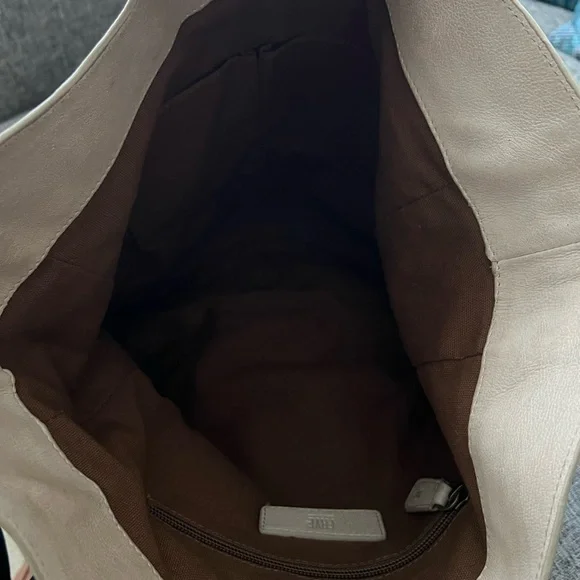 EUC Frye Nora Hobo in Cream - Picture 3 of 5